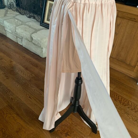𝅺Forever 21 Blush Split Pleated Sheer Paneled Maxi Skirt size‎ Small - Picture 1 of 9